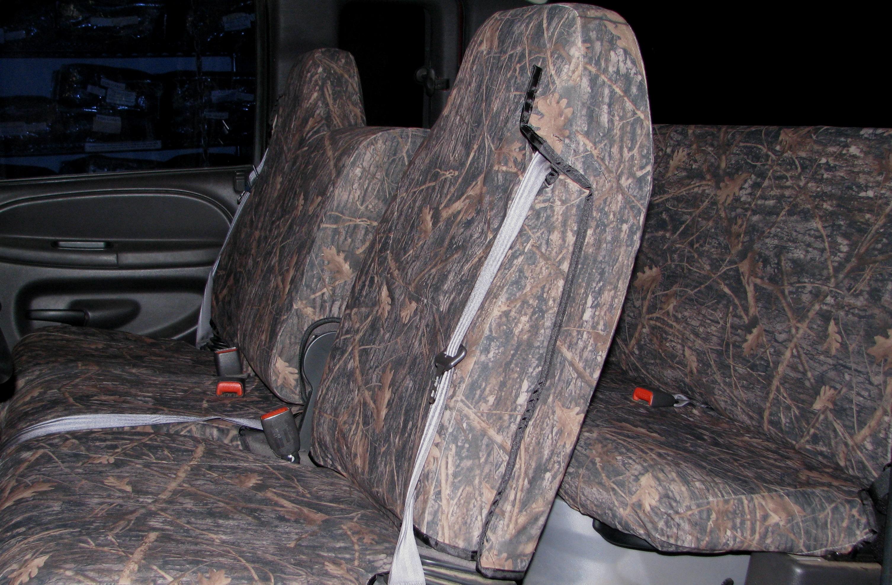 19982002 Dodge Ram Quad Cab 15003500 40/20/40 Split Seat With Integrated Seatbelts, Molded